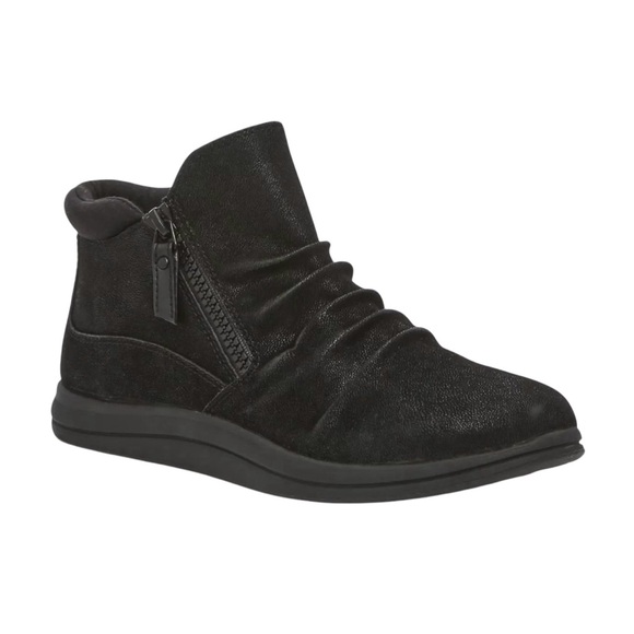 Clarks Breeze Range Black Booties Women’s Size 9 Ruched Zip Closure Cushionsoft - Picture 1 of 10